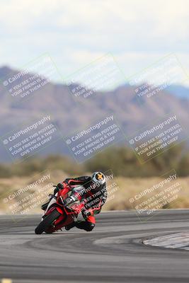 media/Nov-16-2025-Race Pace (Sun) [[8c5fa54630]]/Non Verified Riders (1st 20 Minutes)/5-Turn 15 (110pm)/